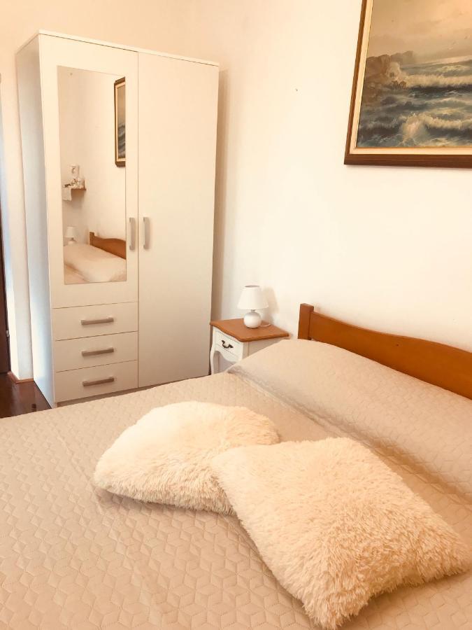 B. Ela Rooms Poreč Exteriör bild